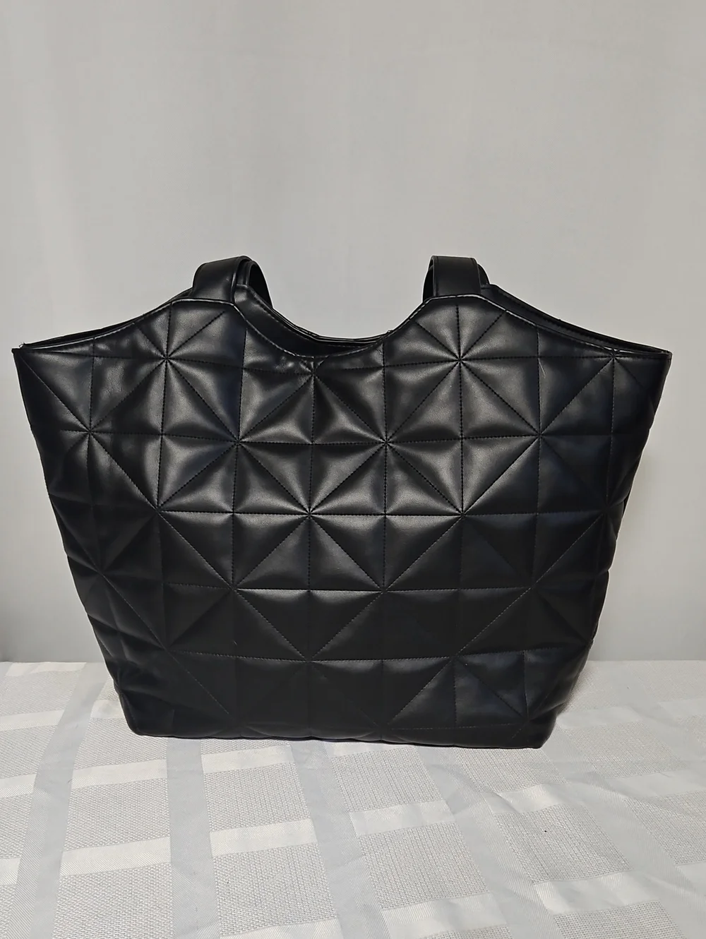 A New Day Quilted Shoulder Bag - Picture 2 of 6